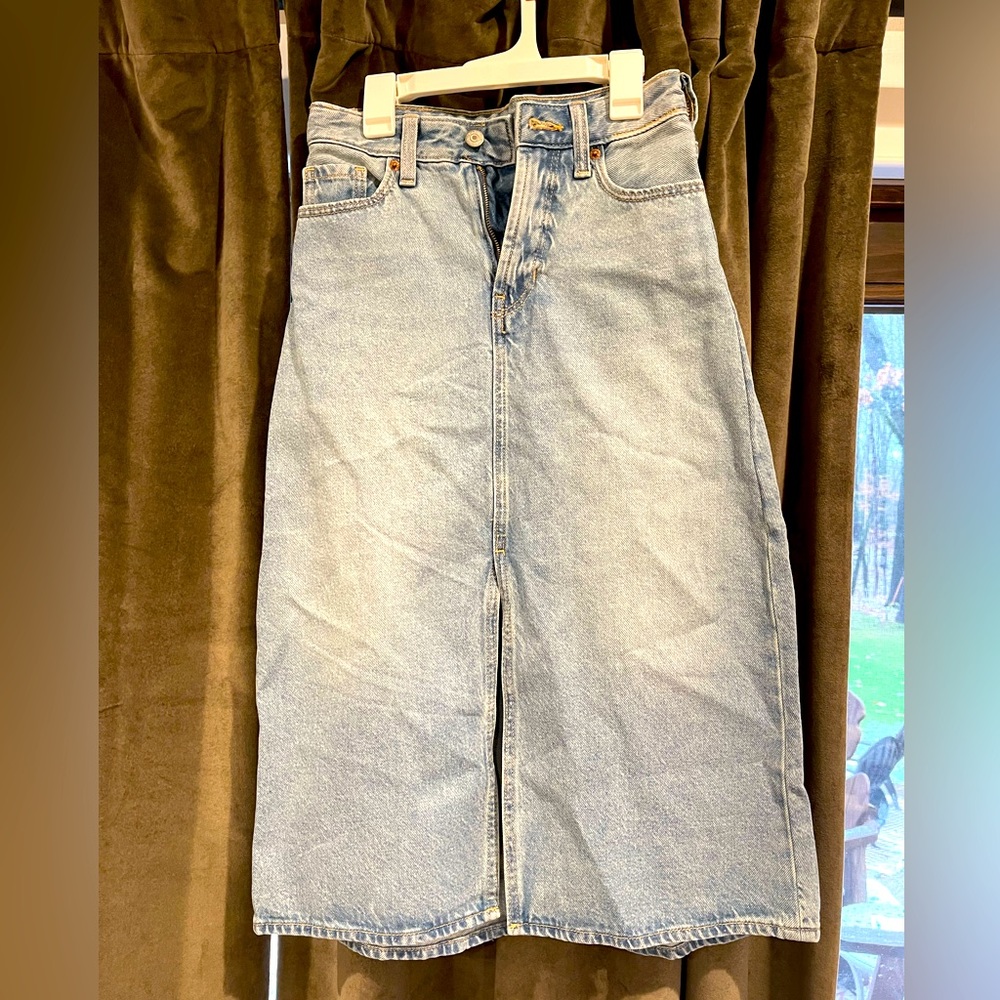 Denim midi skirt. Old Navy size 2. Slit in front.